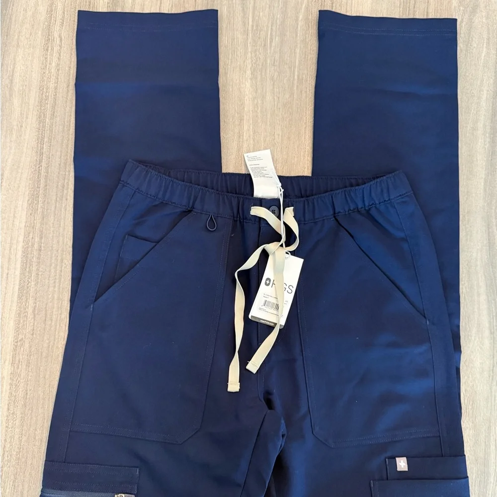 Figs men’s Navy and Black Scrub Pants